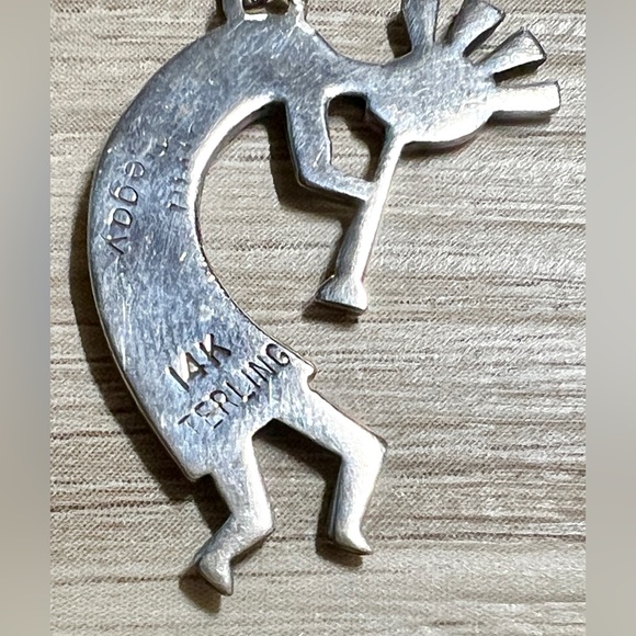 Vintage Designer Calvin Begay  Sterling Silver & 14K Gold Kokopelli Pendant - Picture 4 of 5